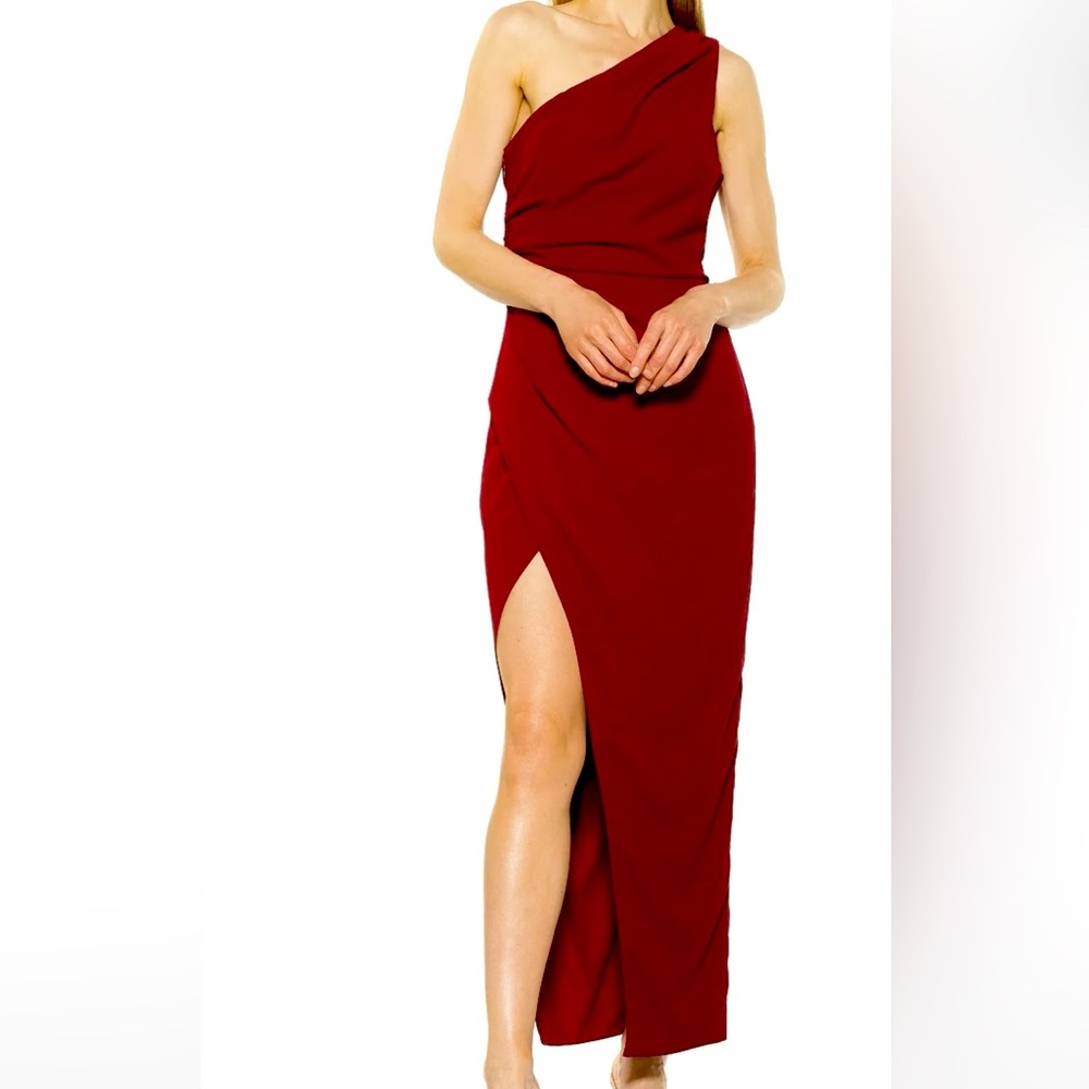 ALESSI GOWN by Alexia Admor New York